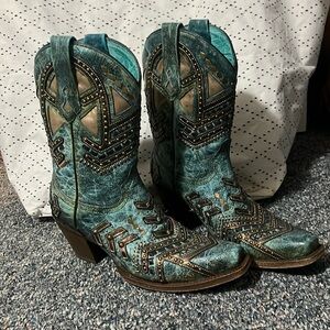 Corral Women’s size 8.5 turquoise with brown, copper, and metallic accents